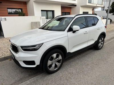 Volvo XC40 T2