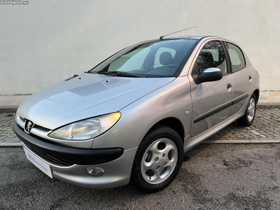 Peugeot 206 1.1i XT 5 Portas - BOM ESTADO