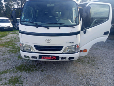 Toyota Dyna Cabine dupla