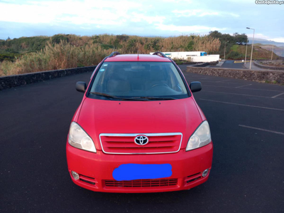 Toyota Avensis Verso (M2)