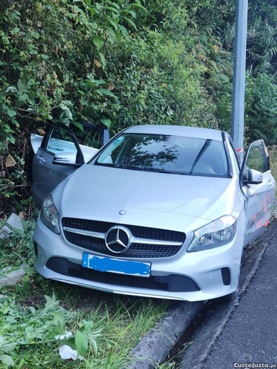 Mercedes-Benz A 180 245G 1212P2;