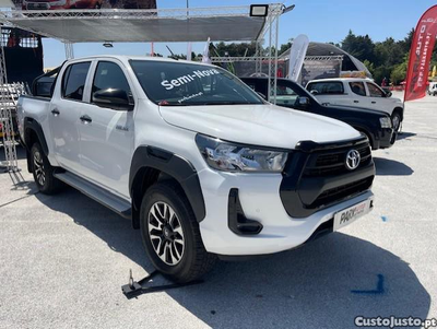 Toyota Hilux 2.4 D-4D 4WD CD CM