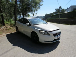 Volvo V40 D2