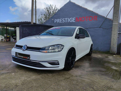 Volkswagen Golf 1.0 Tsi