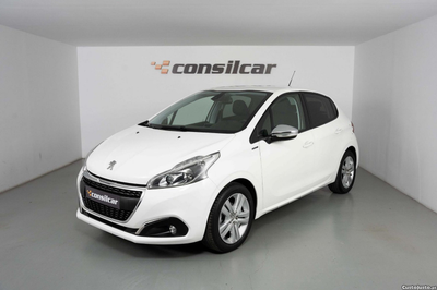 Peugeot 208 1.2 PureTech Signature