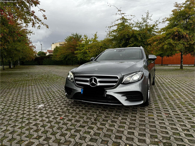 Mercedes-Benz E 220 AMG