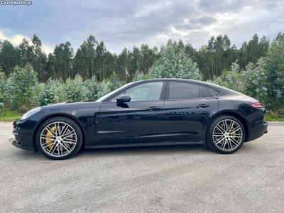 Porsche Panamera 4S