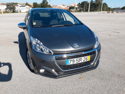 Peugeot 208 1.6 BlueHDi Style