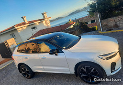 Volvo XC60 2.0 B5 R-DESIGN AWD DIESEL 249 HP