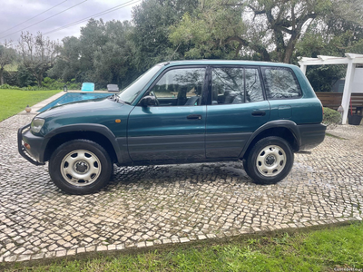 Toyota RAV4 2.0I