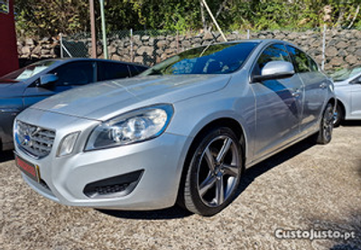 Volvo S60 1.6 D2 DRIVE MOMENTUM