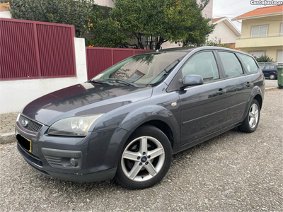 Ford Focus 1.6 TDCi 109cv SW IUC antigo