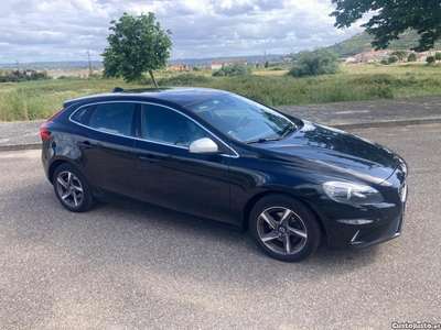 Volvo V40 R-Design