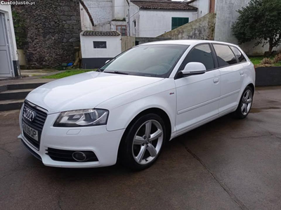 Audi A3 1.6 TDI S-LINE 105cv