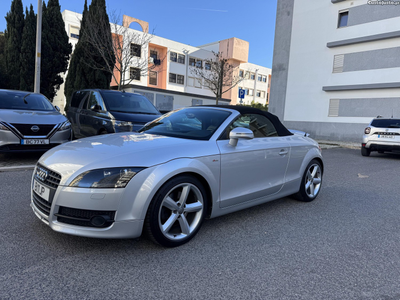 Audi TT Audi TT Roadster 2.0 TDi quatro s-line impecável