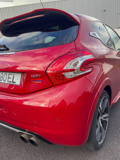 Peugeot 208 GTi