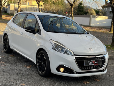 Peugeot 208 1.6 HDI - 100CV