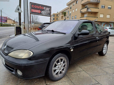 Renault Mégane Coupe  Com Ar Condicionado