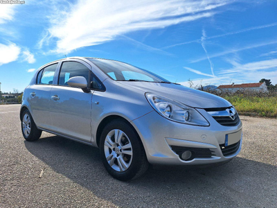 Opel Corsa 1.2i - 5 portas - Nacional