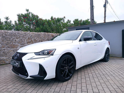 Lexus IS 300 FSport Híbrido Nacional