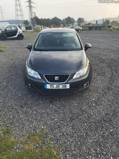 Seat Ibiza 1.6 tdi ano 2010 económico 5 lugares