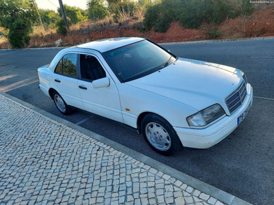 Mercedes-Benz C 200 automatico