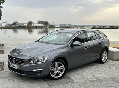 Volvo V60 Momentum