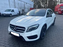 Mercedes-Benz GLA 200  AMG PACKNIGHT