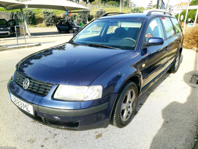 VW Passat 1.6 gasolina