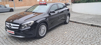 Mercedes-Benz GLA 180 CDI Intuition AUTOM.