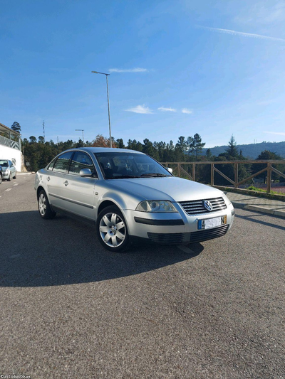 VW Passat 1.9 TDI Poucos Kms 1 Dono