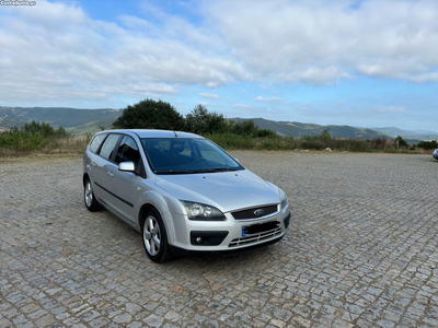 Ford Focus 1.6 TDCI muito nova