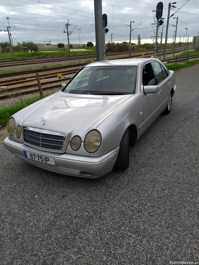 Mercedes-Benz E 220 Clássico Nacional 97 Diesel