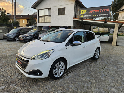 Peugeot 208 1.2 PURE TECH STYLE