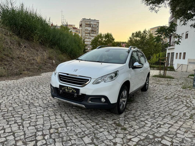 Peugeot 2008 1.2 PureTech Allure