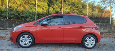 Peugeot 208 1.2 Style gasolina 146km ótimo troco