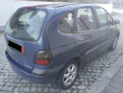 Renault Scénic 1.4i 16V RTE 95cv - D. Assistida