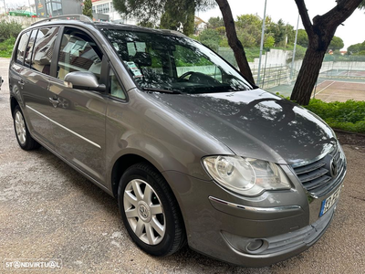 VW Touran 1.9 TDi Highline 7L