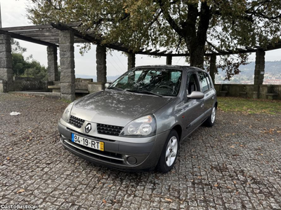 Renault Clio 1.2 16v impecável