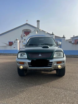 Mitsubishi L200 Mitsubishi l200 strakar sport 136cv 225.000klmts