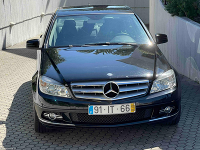 Mercedes-Benz C 220 CDI DPF BlueEFFICIENCY Avantgarde