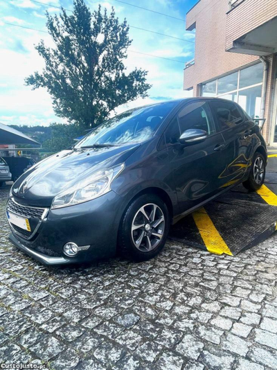 Peugeot 208 1.4 Hdi