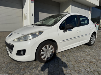 Peugeot 207 1.4 i trendy