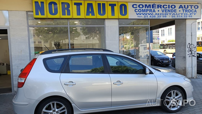 Hyundai i30 1.6 CRDi Blue Comfort AC Auto+J17 de 2010