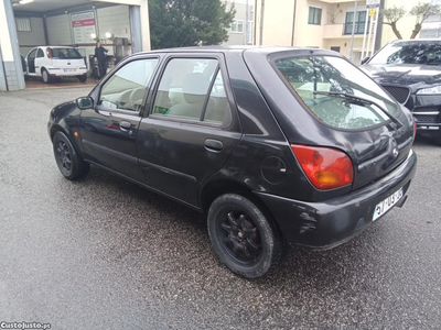 Mazda 121 1.2c 16v