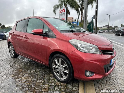 Toyota Yaris High Pack+NAVI