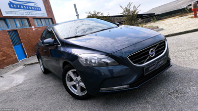 Volvo V40 Momentum D2