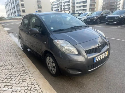 Toyota Yaris 1.0 VVT-i ACtive+AC