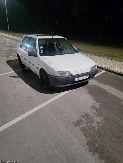 Peugeot 106 1.0 muito económico tudo em dia sem problemas