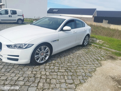 Jaguar XE 2.0 D Prestige Aut.